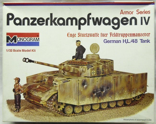 Monogram 1/32 Panzerkampfwagen IV H/L Panzer IV Tank With Diorama Instructions, 8218 plastic model kit
